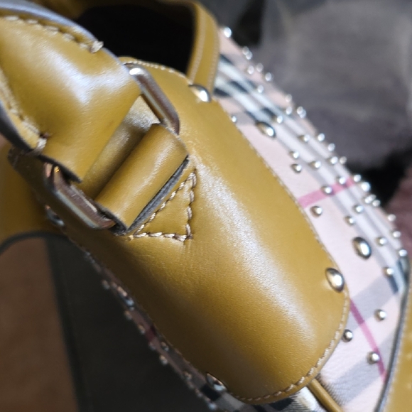 Burberry Mustard and Plaid Studded Shoulder Bag - Picture 5 of 15
